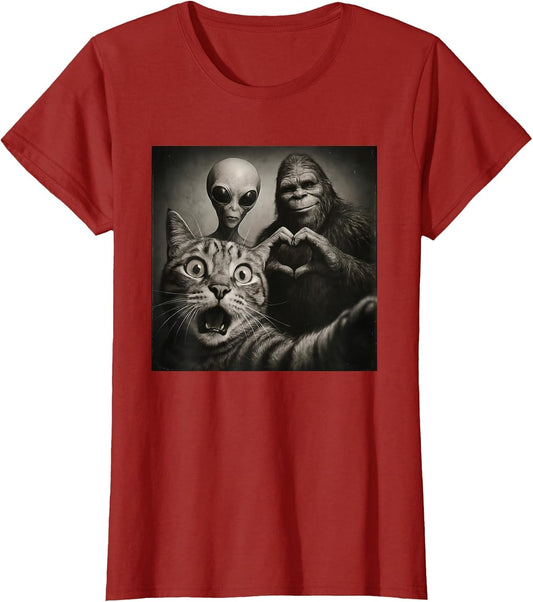 Funny Surprised Scared Cat Selfie Alien Bigfoot Sasquatch