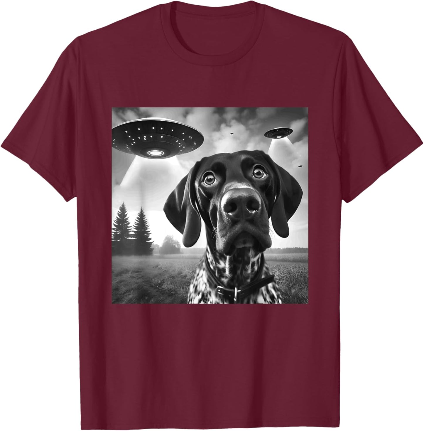 German Shorthaired Pointer Funny Selfie UFO Weird Aliens T-Shirt - T-Shirt | Maroon