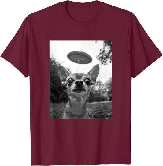 Chihuahua Selfie With Alien UFO T-Shirt - T-Shirt | Maroon