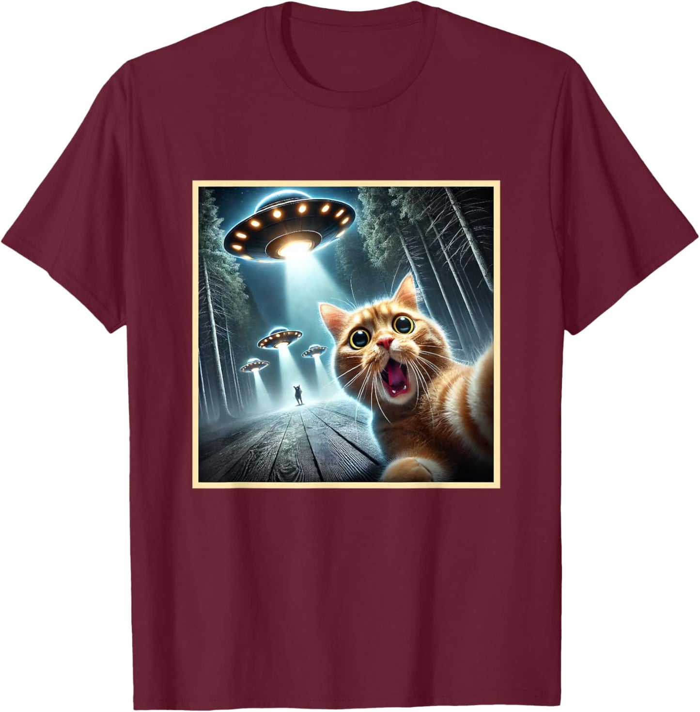 Funny Cat Taking A Selfie With UFO T-Shirt - T-Shirt | Maroon