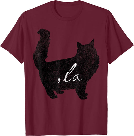 la/ Comma la/Comma la in A Black Cat Silhouette T-Shirt - T-Shirt | Maroon