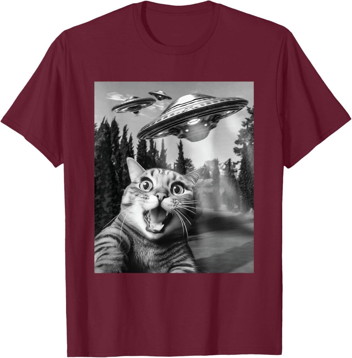 Frightened Cat Selfie With UFOs - Cat Lover Kitten Owner T-Shirt - T-Shirt | Maroon