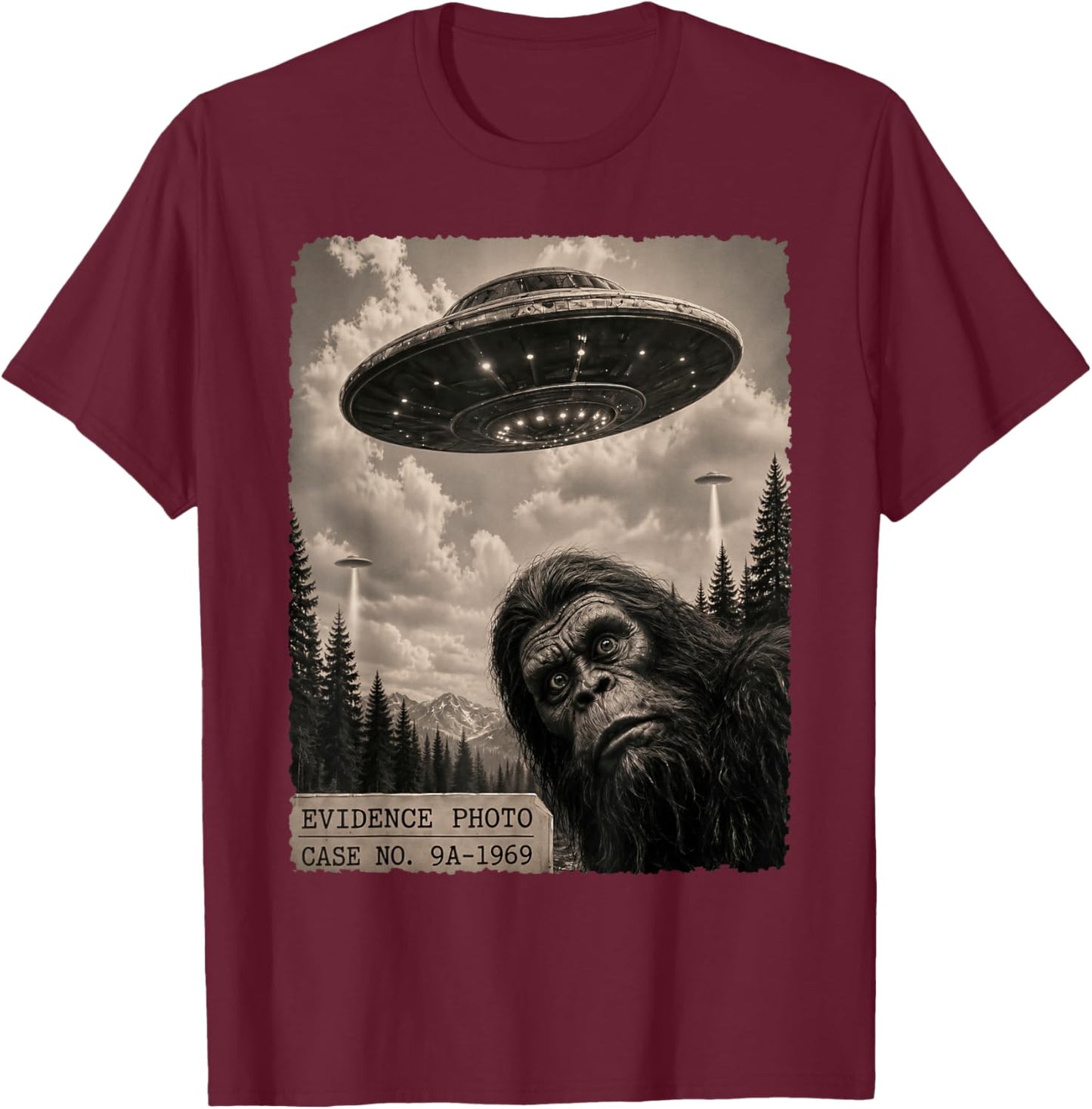 Funny Bigfoot Alien UFO Vintage Evidence Photo T-Shirt - T-Shirt | Maroon