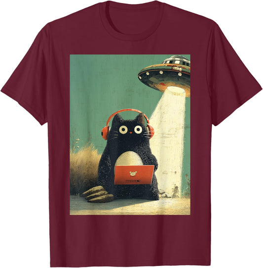 Chat Japonais Vintage Travail sur Ordinateur Portable Abduction OVNI Anime T-Shirt - T-Shirt | Maroon