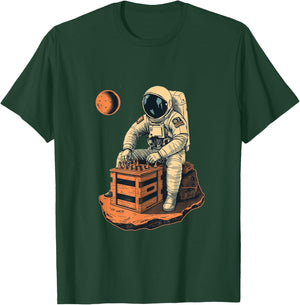 Vintage Astronaut Playing Chess Retro Sci Fi Illustration T-Shirt - T-Shirt | Forest