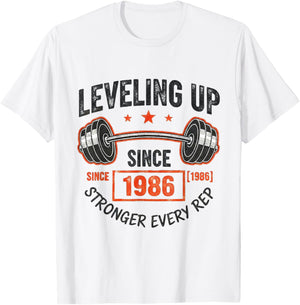 40th Birthday Gym Workout Shirt - Leveling Up Since 1986 T-Shirt - T-Shirt | White