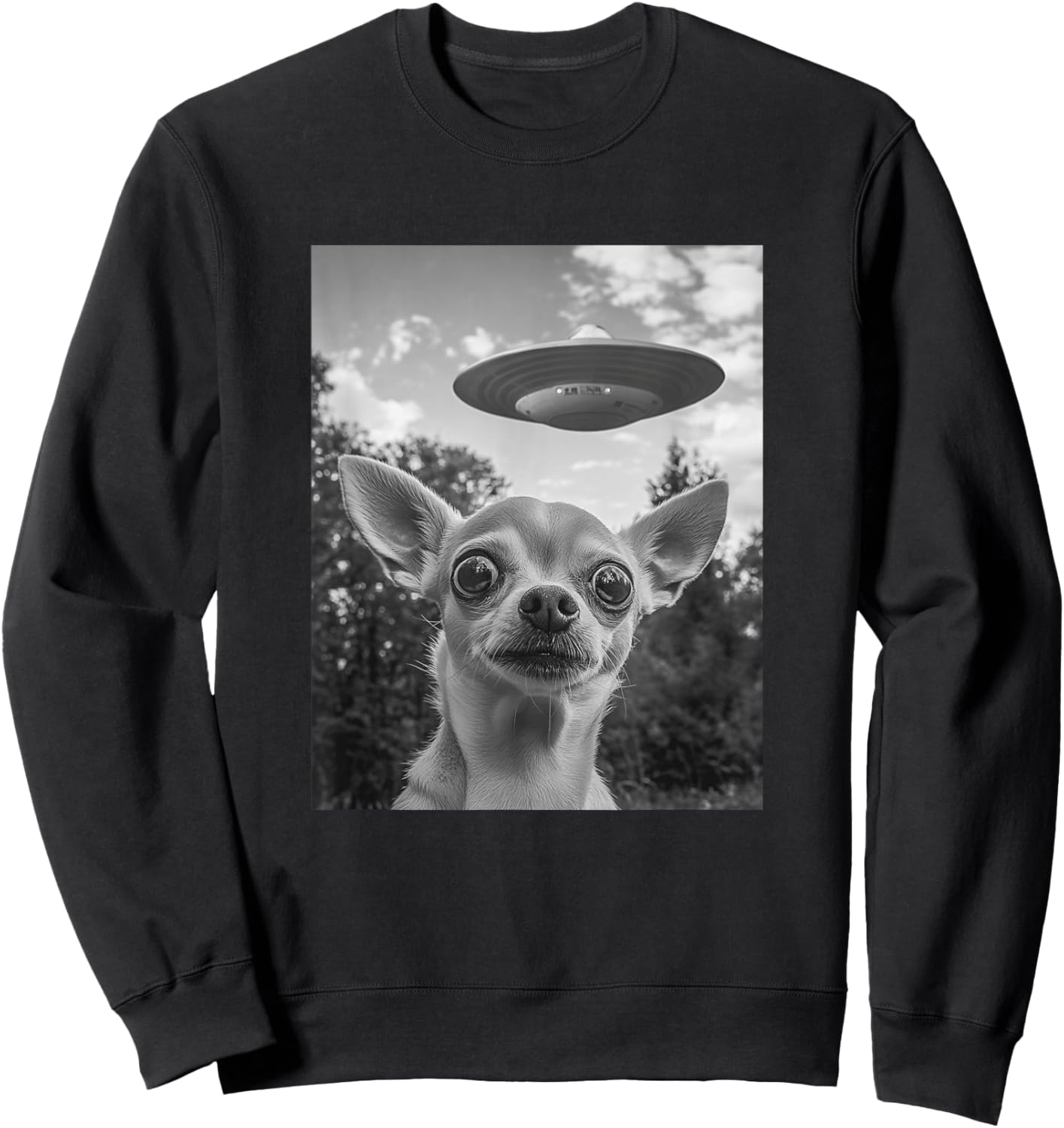 Funny Chihuahua Selfie with UFO Sweatshirt - Sweatshirt | Black