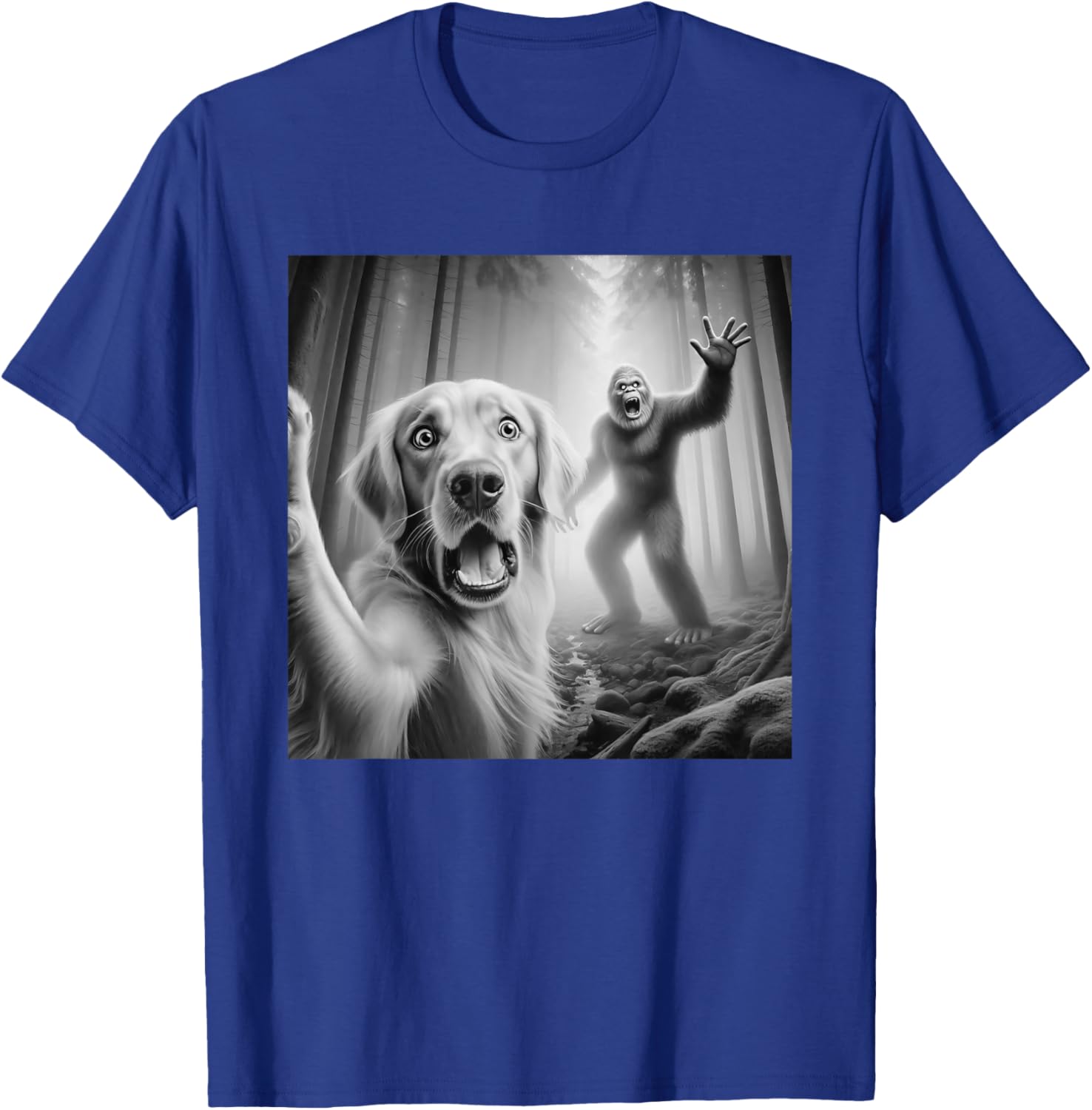 Funny Golden retriever Selfie with bigfoot sasquatch T-Shirt - T-Shirt | Royal