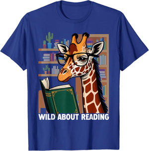 Giraffe Reading Book Eyeglasses Animals Teachers Zoo T-Shirt - T-Shirt | Royal
