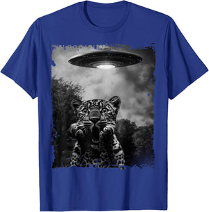 Leopard, Cheetah Selfie with Alien and Ufo T-Shirt - T-Shirt | Royal