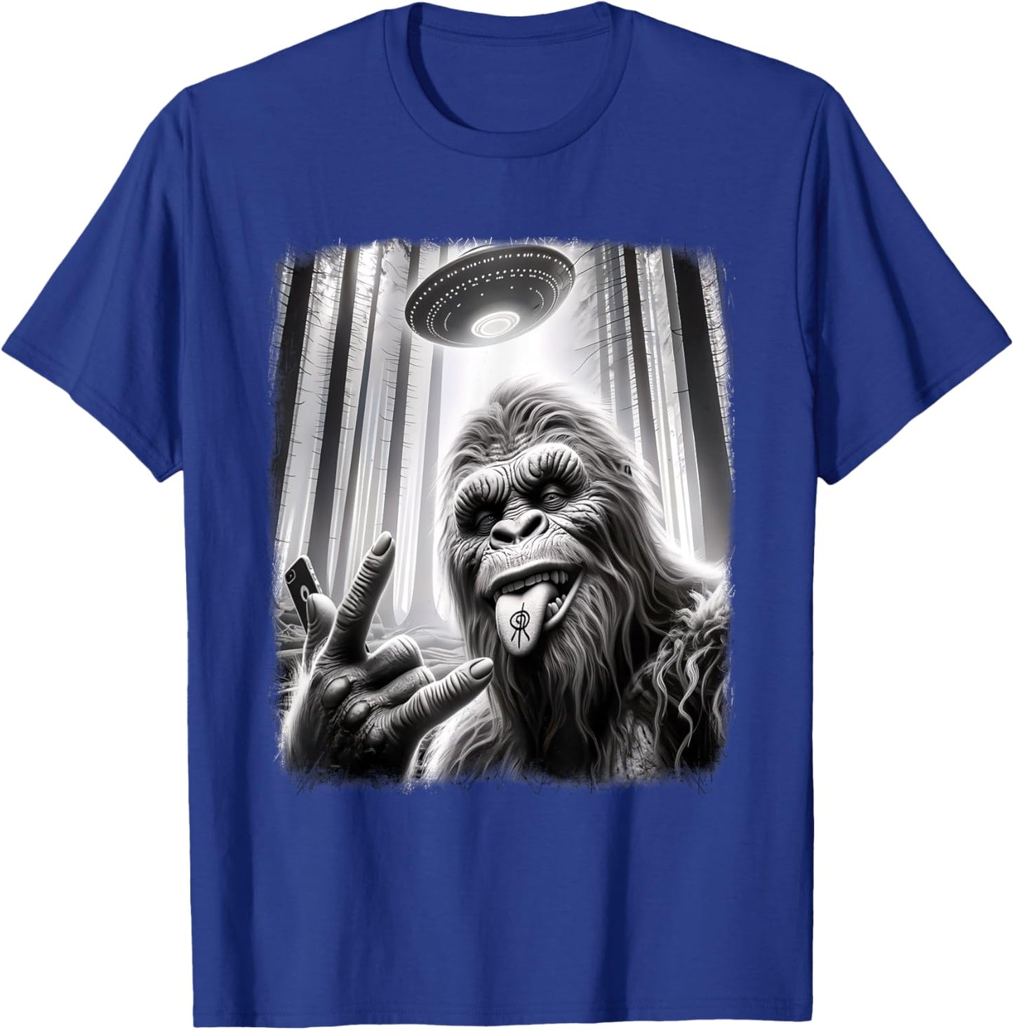 Sasquatch Selfie Big Foot Rock On UFO Alien Funny 0HJXK2 T-Shirt - T-Shirt | Royal