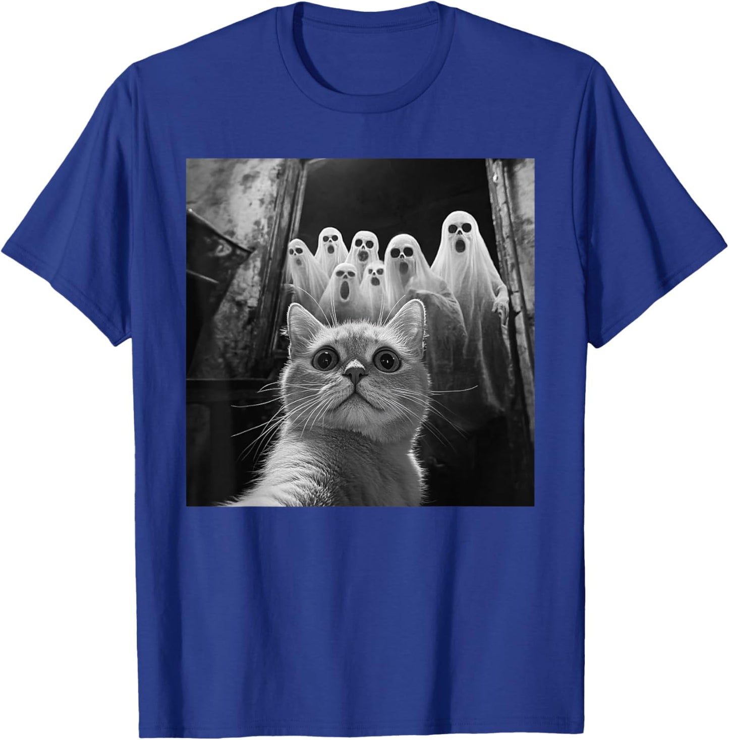 Cat Selfie With Ghosts Funny Cat Halloween T-Shirt - T-Shirt | Royal