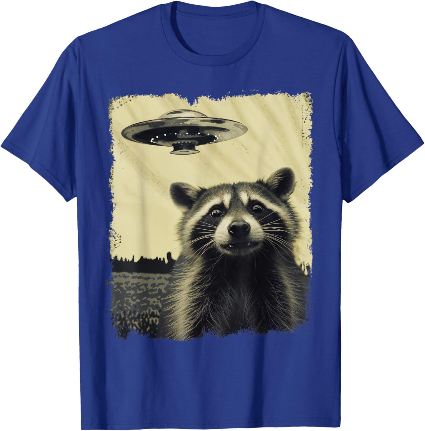 Racoon with UFO Retro Vintage Uncanny Alien UFO T-Shirt - T-Shirt | Royal
