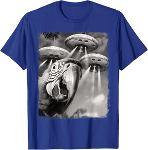 Macaw Parrot Bird UFO Alien Extraterrestrial Selfie T-Shirt - T-Shirt | Royal