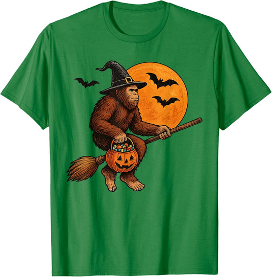 Bigfoot Sasquatch Witch Hat Pumpkin Halloween Men T-Shirt - T-Shirt | Irish Green