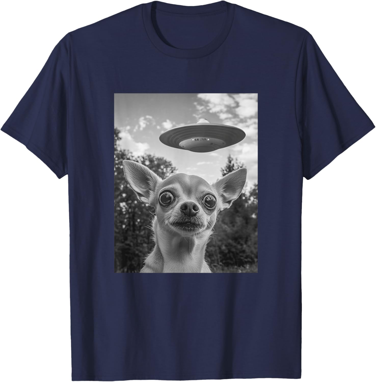 Funny Chihuahua Selfie with UFO T-Shirt - T-Shirt | Navy