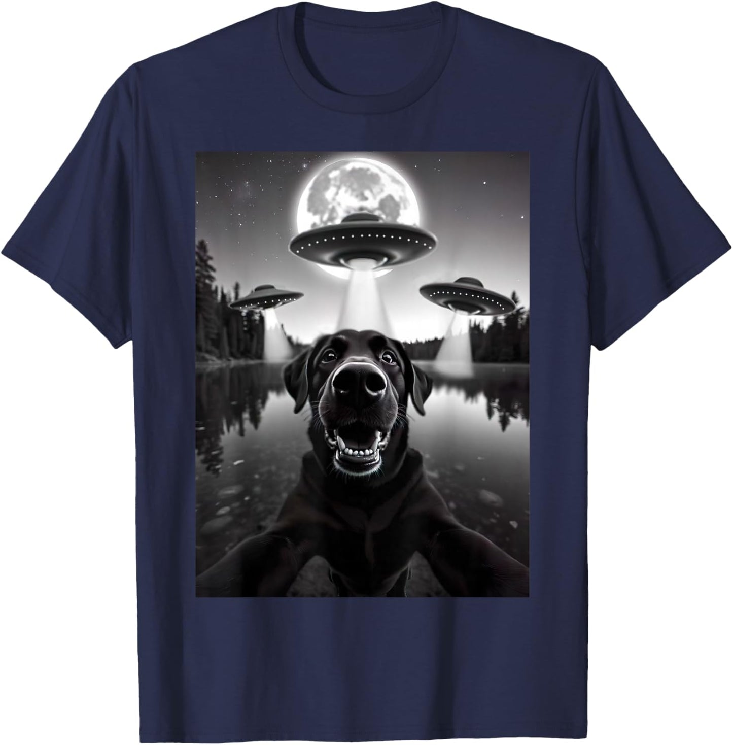 Funny Black Lab Labrador Dog Selfie with UFOs Weird Aliens T-Shirt - T-Shirt | Navy
