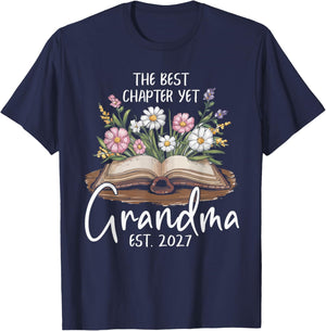 Grandma Est 2027 Best Chapter Yet Floral Book Design T-Shirt - T-Shirt | Navy