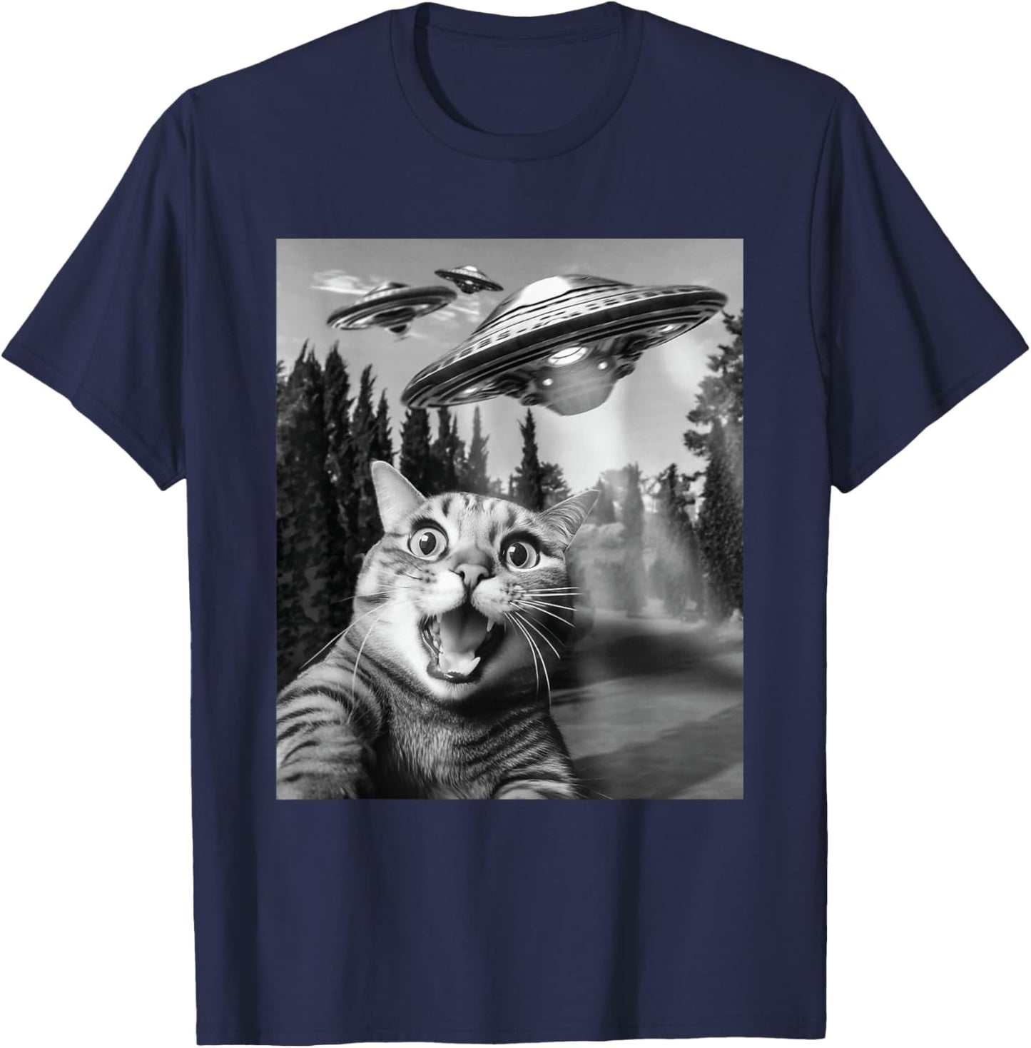 Frightened Cat Selfie With UFOs - Cat Lover Kitten Owner T-Shirt - T-Shirt | Navy