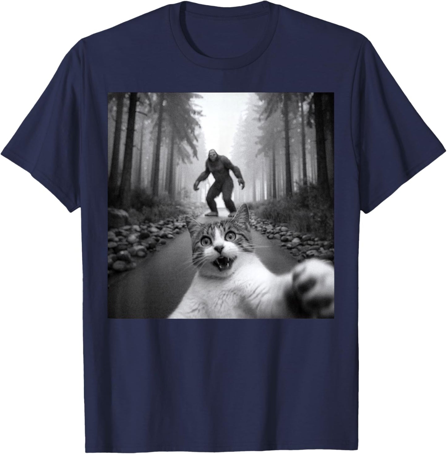 Funny Surprised Scared Cat Selfie With Sasquatch Bigfoot T-Shirt - T-Shirt | Navy