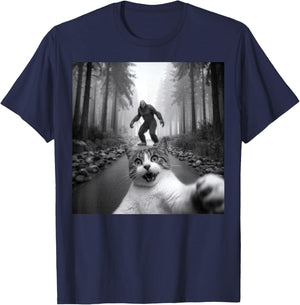 Funny Surprised Scared Cat Selfie With Sasquatch Bigfoot T-Shirt - T-Shirt | Navy