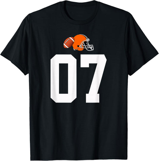 American Football Helmet Style Vintage Number 07 T-Shirt - T-Shirt | Black