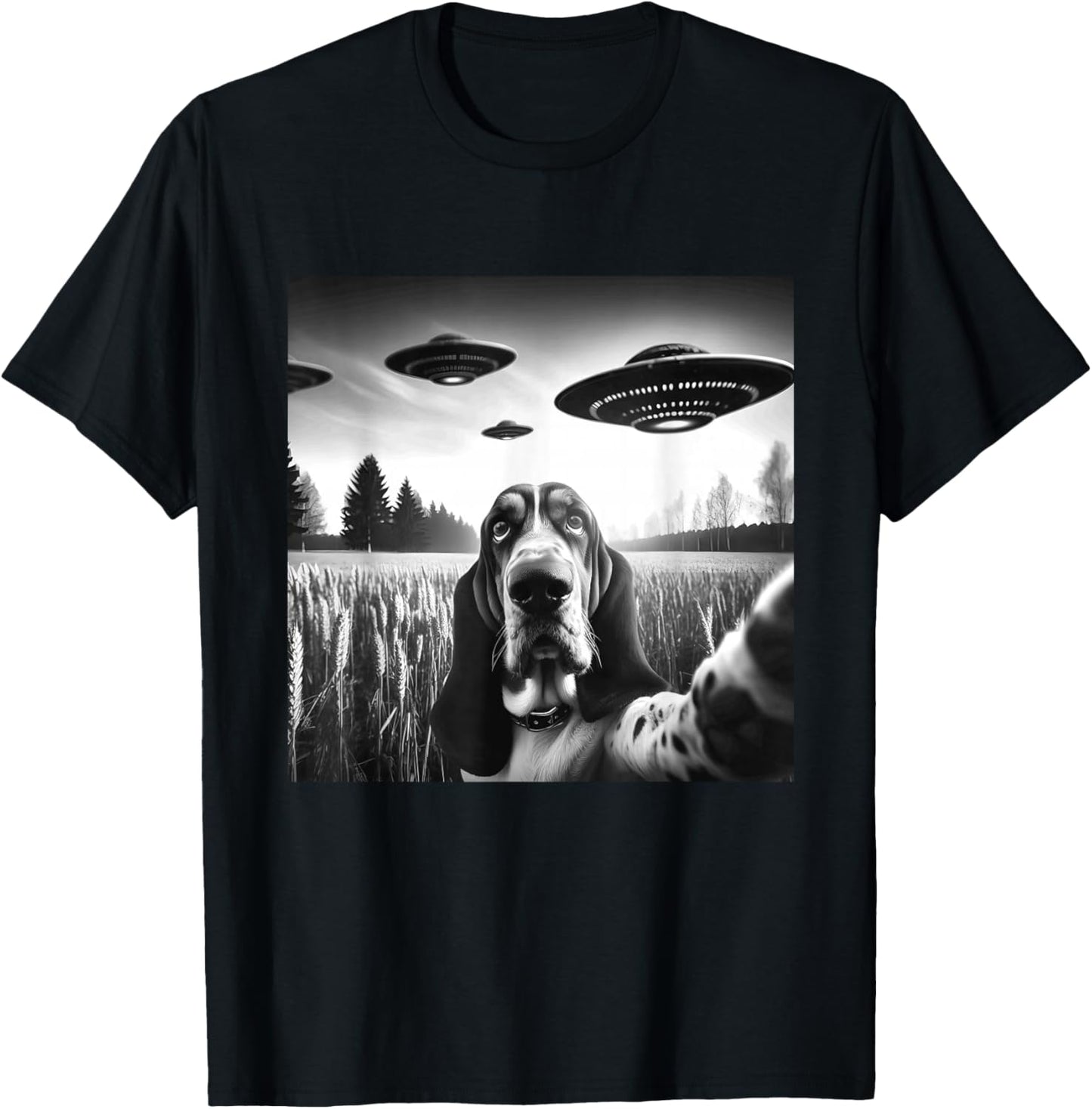 Basset Hound Funny Dog Graphic Selfie with UFOs Weird Aliens T-Shirt - T-Shirt | Black