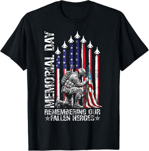 Memorial Day Remembering Our Fallen Heroes Patriotic US Flag T-Shirt - T-Shirt | Black