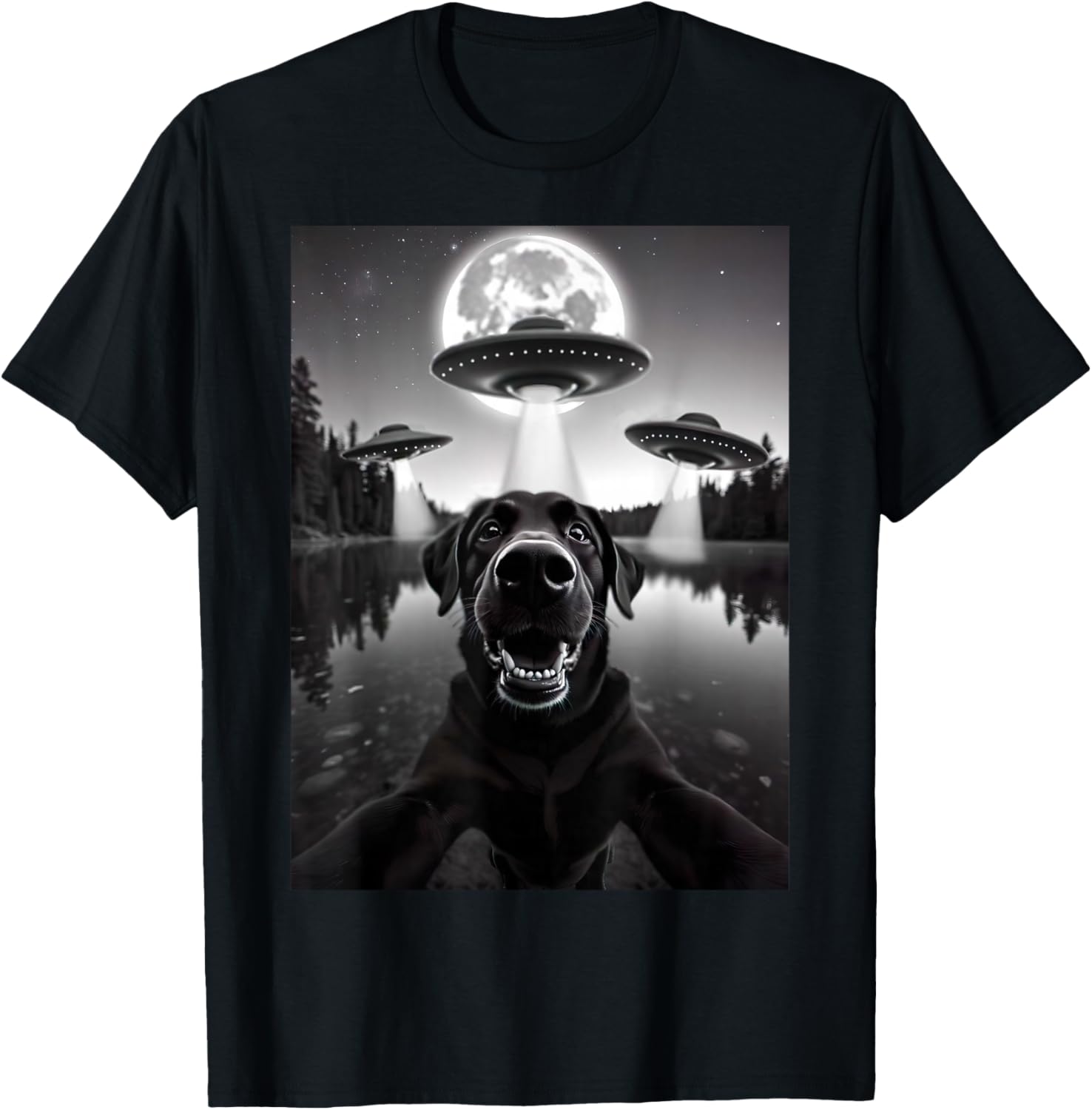 Funny Black Lab Labrador Dog Selfie with UFOs Weird Aliens T-Shirt - T-Shirt | Black