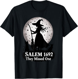 Full Moon Halloween Witch Salem They Missed One cat mom T-Shirt - T-Shirt | Black