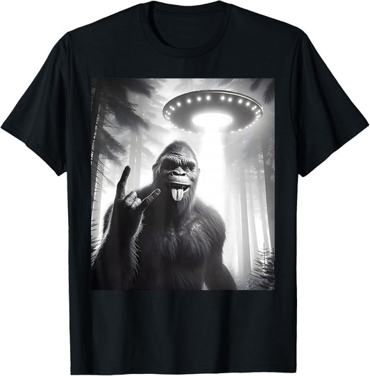Funny Sasquatch Bigfoot Selfie With UFO Alien Rock Sign T-Shirt - T-Shirt | Black