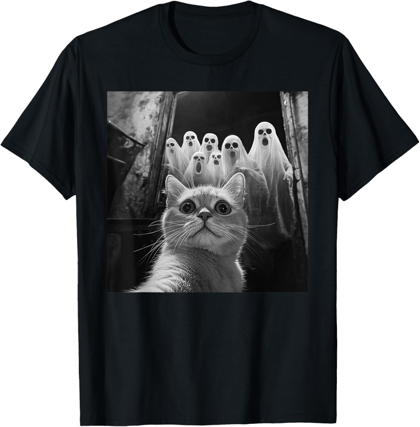 Cat Selfie With Ghosts Funny Cat Halloween T-Shirt - T-Shirt | Black