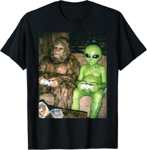 Bigfoot Alien Video Games Shirt Gaming Sasquatch Men Boys T-Shirt - T-Shirt | Black