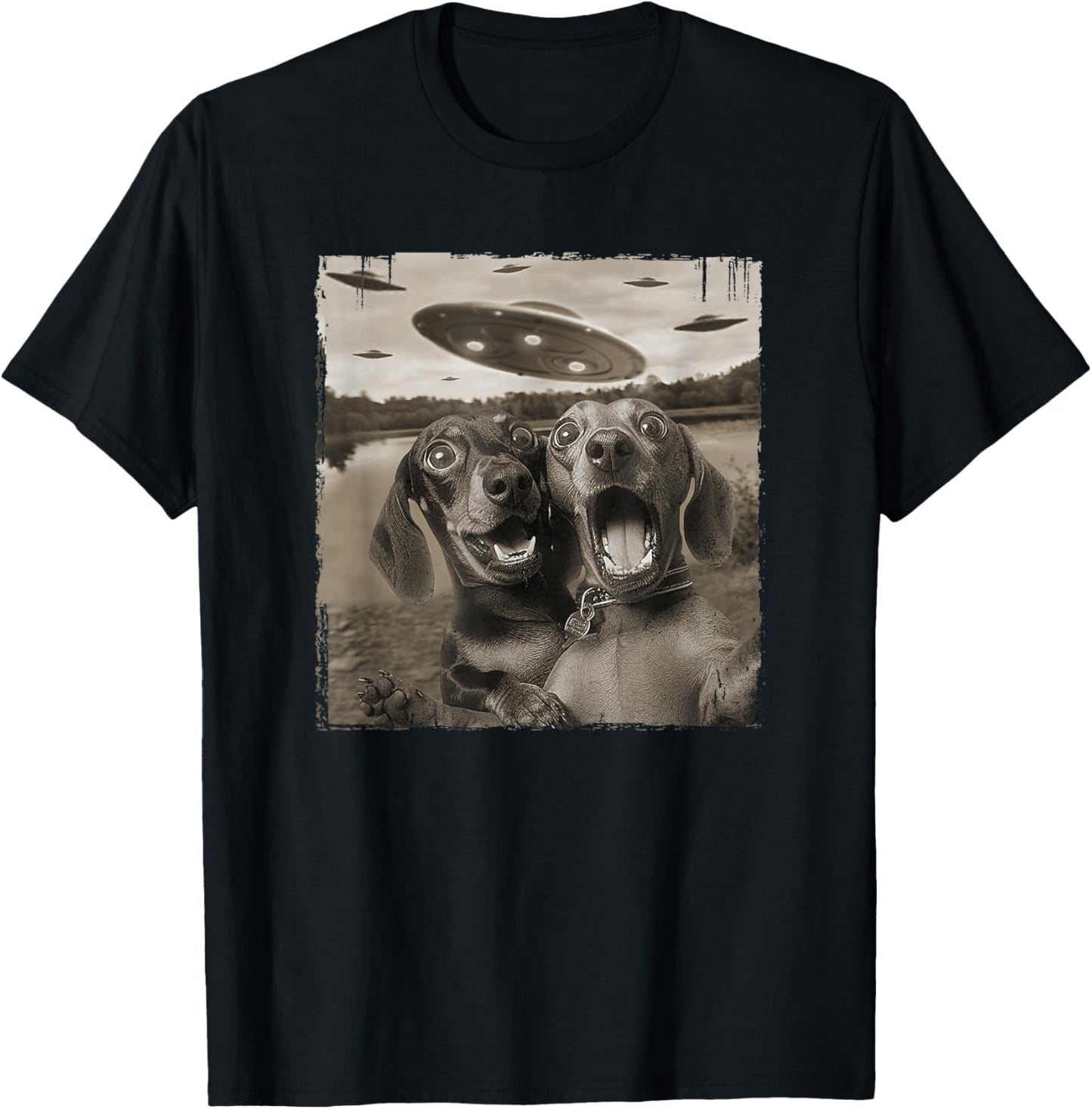 Vintage Weiner UFO Encounters Funny UFO and Dachshund Selfie T-Shirt - T-Shirt | Black