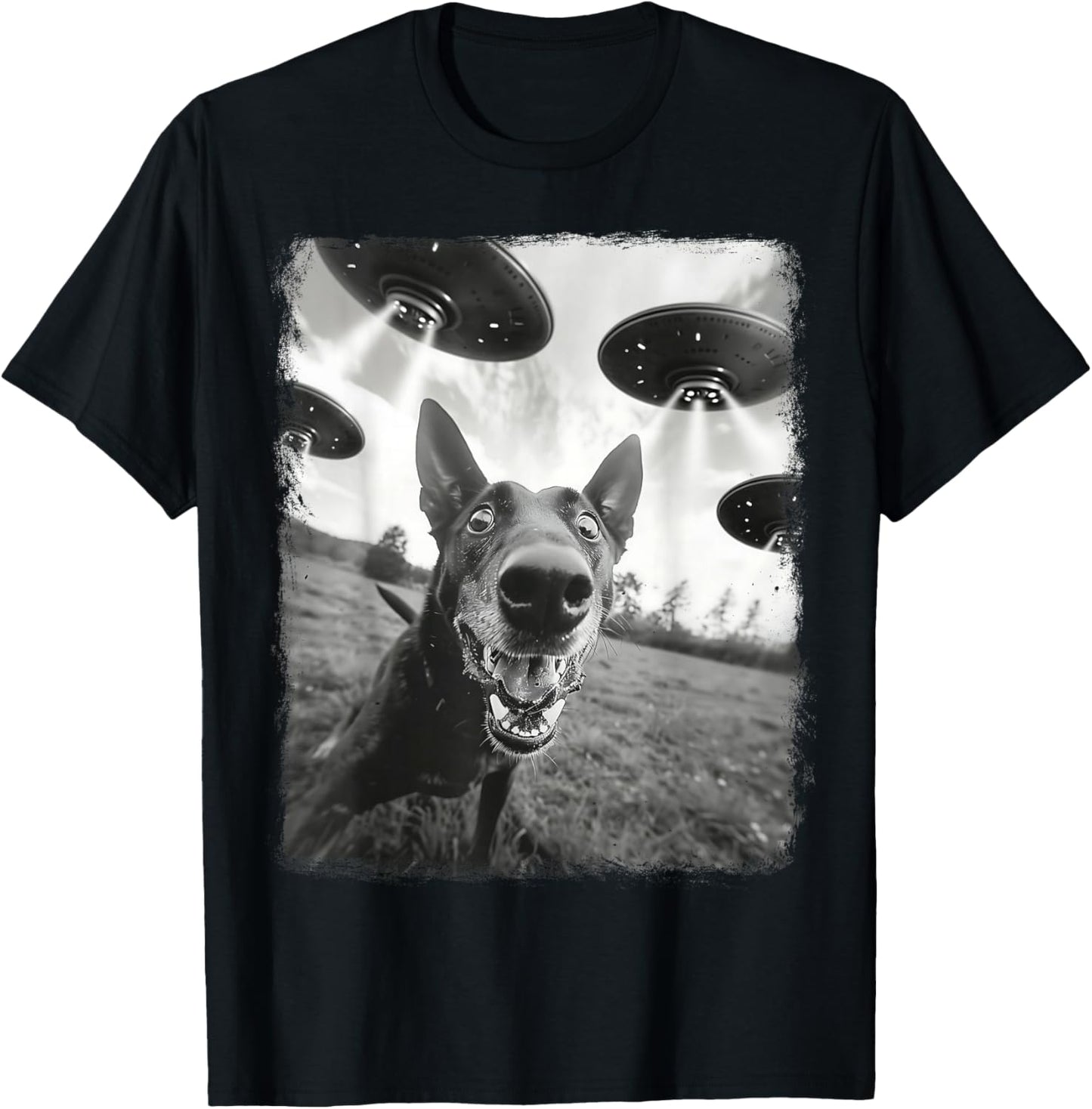 Belgian Malinois Dog UFO Alien Extraterrestrial Selfie T-Shirt - T-Shirt | Black
