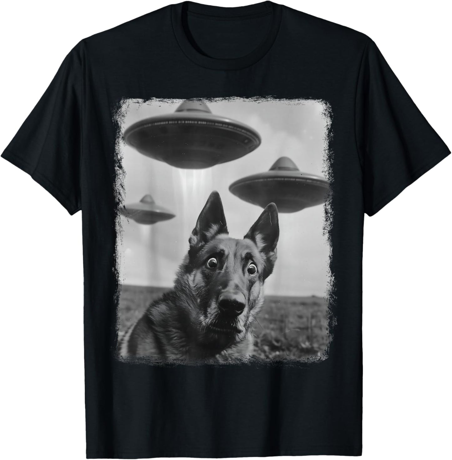 German Shepherd Dog UFO Alien Extraterrestrial Selfie T-Shirt - T-Shirt | Black
